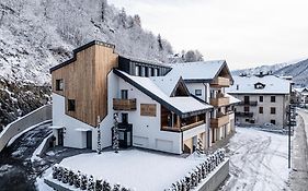 El Giof Alpine Home